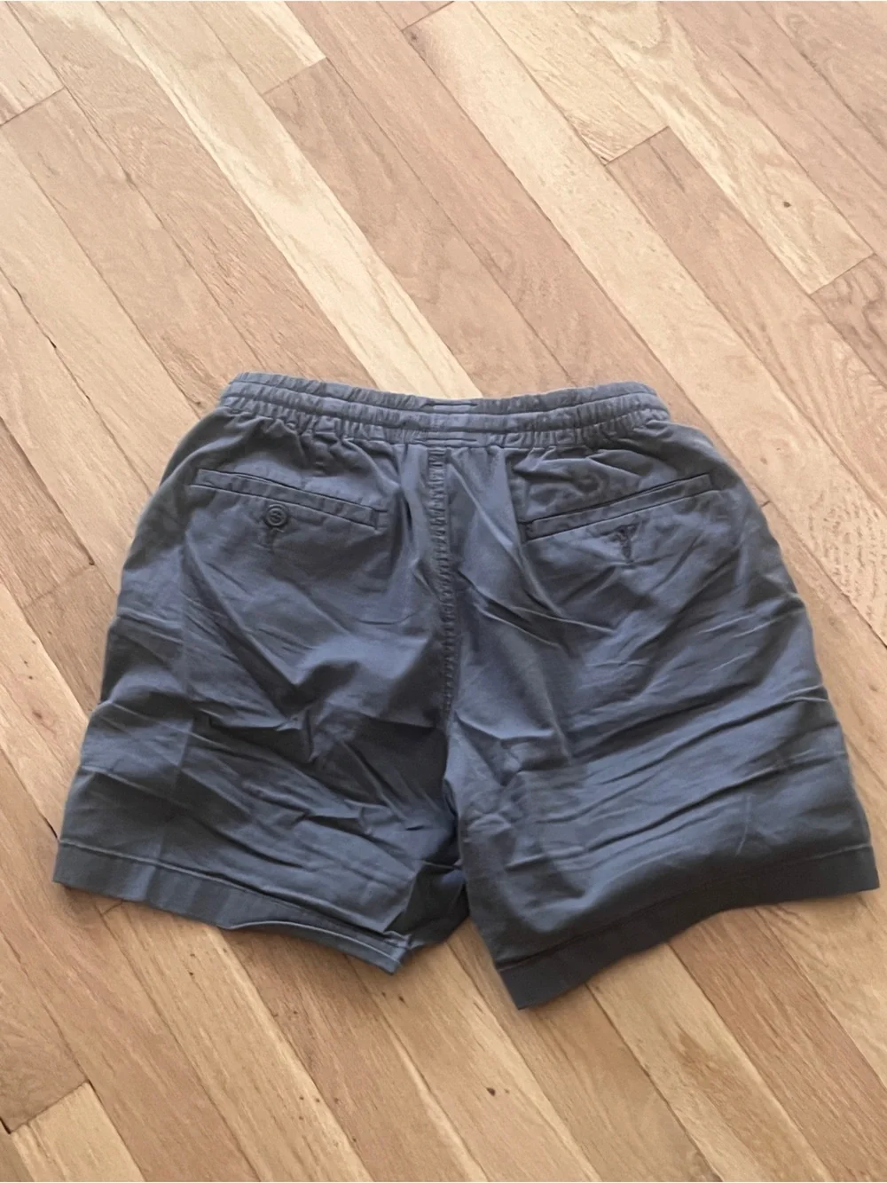 J. Crew Men's Charcoal Elastic Waist Drawstring Cotton Shorts 6 inch